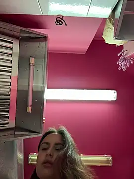 allatousnew (F young) - squirt fountain