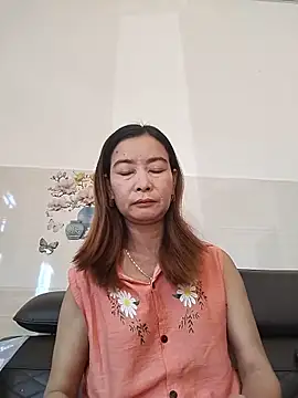 Sexy-ladyboobs20 webcam