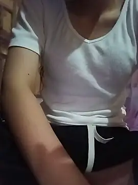 Hilary-123 webcam