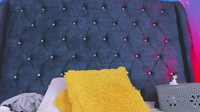 Watch Issa_Clark01 live on EroticFlix - High definition streams