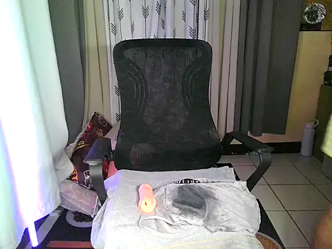 urhardfuckerAsiandaddy webcam