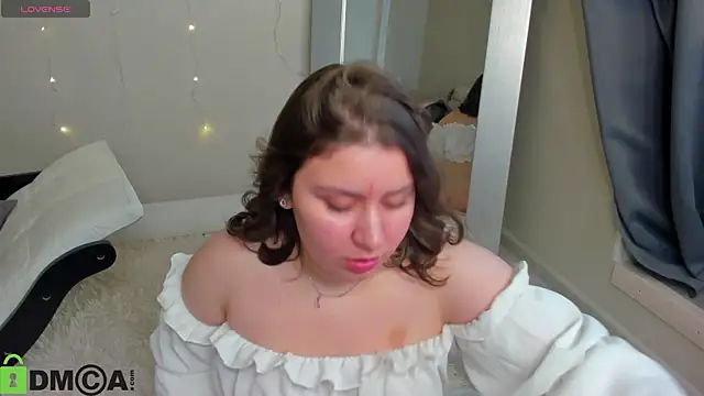 Watch Velvet_Kisss live on EroticFlix - High definition streams