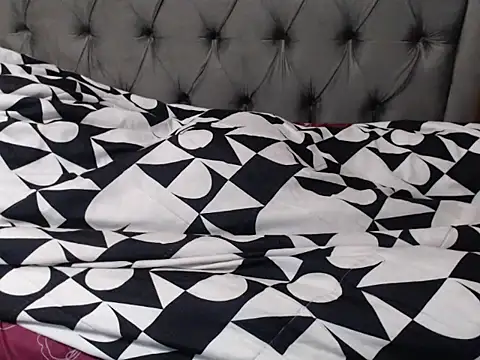 Watch Loyal_Alisha live on EroticFlix - High definition streams