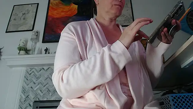 Watch AuroraWillows live on EroticFlix - High definition streams