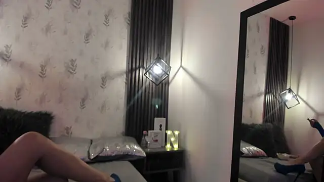 NahomyCarther webcam