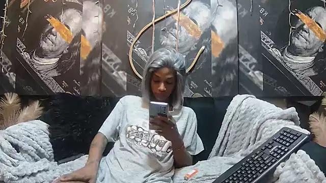 Lilmisbaddyxxx webcam