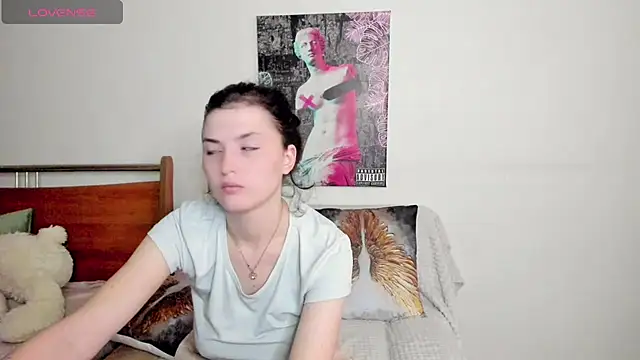 Kira_Devi webcam