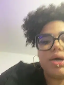 SunniieeFrequency webcam