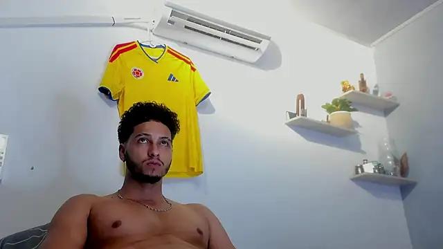 Kris_Khalifa69 live Stripchat room