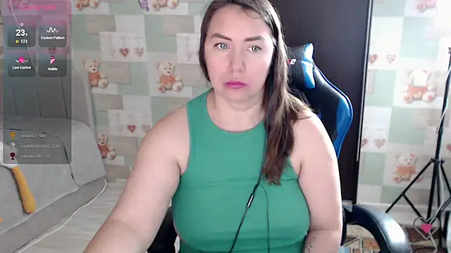 Korolek12 live cam on StripChat