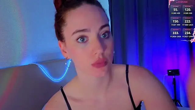 Watch StacyWatts live on EroticFlix - High definition streams