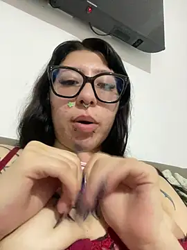 MennaLee_ webcam