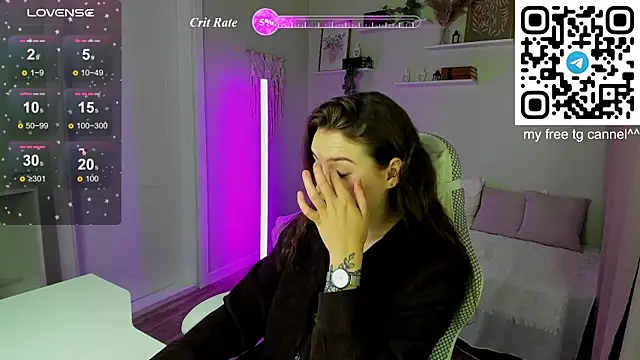 Laura_CollinsS webcam