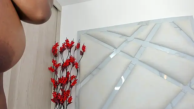 Chanel_boobs2