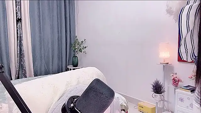 Laura_520 webcam