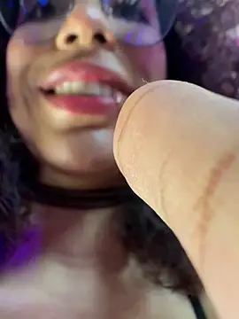 Watch Woo_isDaphne live on EroticFlix - High definition streams