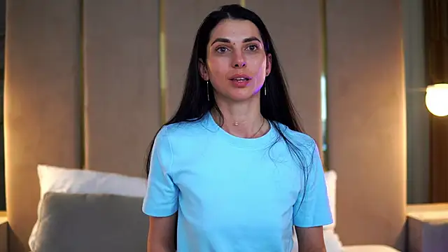 Watch MissSophiee_ live on EroticFlix - High definition streams