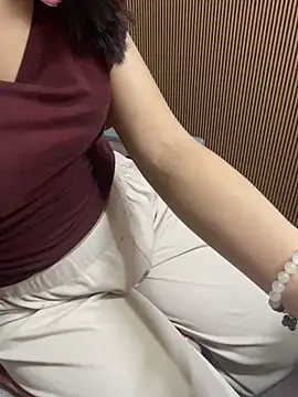 Mina048 webcam