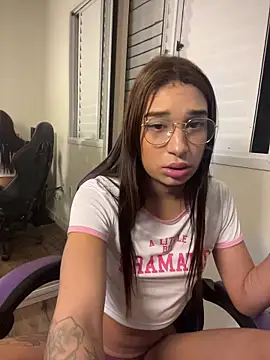 Cheniara41 - Trans webcam sex chat