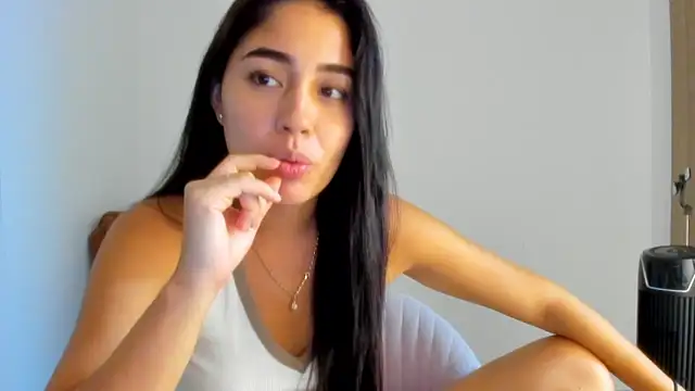 AriaMontgomery webcam