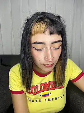 baby_akuma webcam