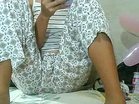 PinaySkinnyGirl webcam