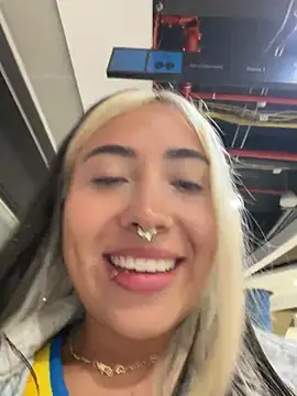 ManuelaVeeleez