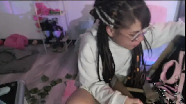 Watch Hellen_dumont live on EroticFlix - High definition streams