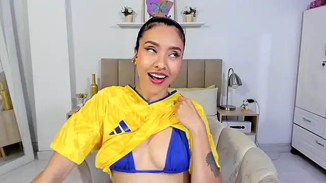 Zoe_Gruber webcam