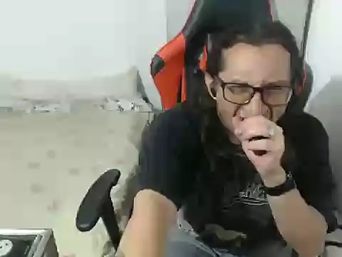 Loversonfire78 webcam