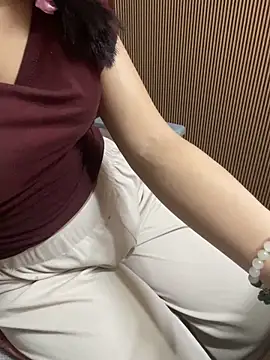 Mina048 webcam