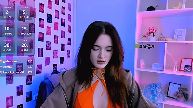 liana_kisses webcam