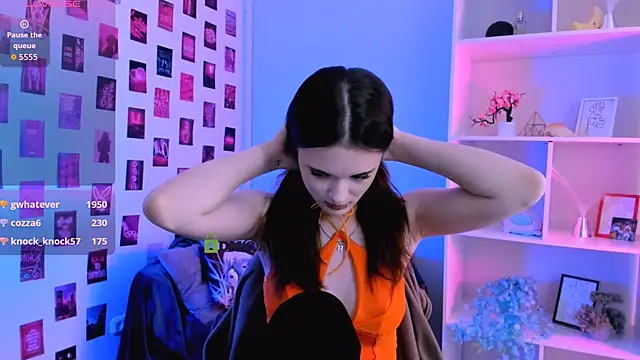 liana_kisses webcam