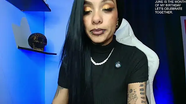 Watch luci_fer_devil live on EroticFlix - High definition streams