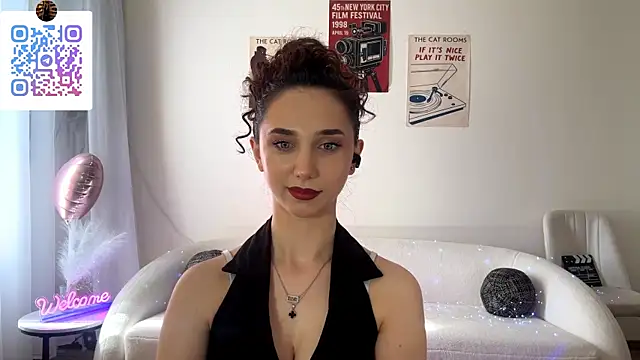 Watch LinaMour live on EroticFlix - High definition streams