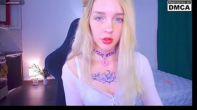 Aliceglass__ webcam