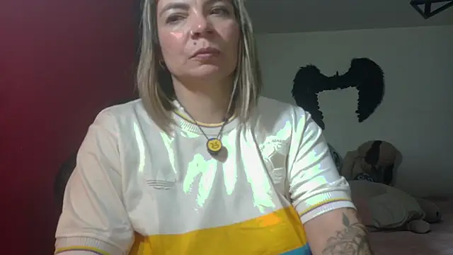 charlotedoll live cam on StripChat