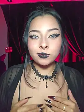 VeroNoiir live cam on StripChat