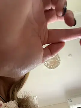 okgirl_23 (F milf) - 户外全身真空一小时