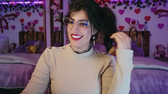 Watch AzaharJaan live on EroticFlix - High definition streams