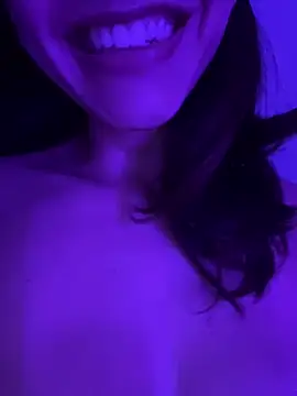 Watch Lovinggirl_ live on EroticFlix - High definition streams