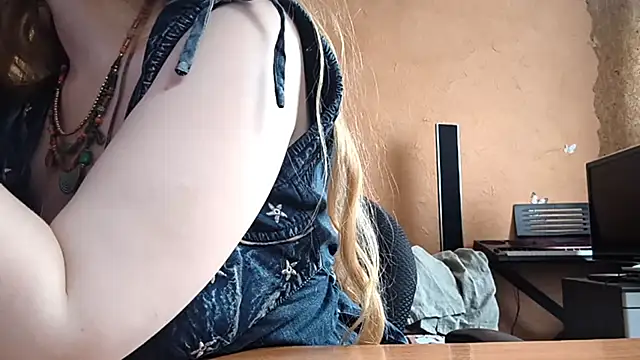 Watch KateVibe_01 live on EroticFlix - High definition streams