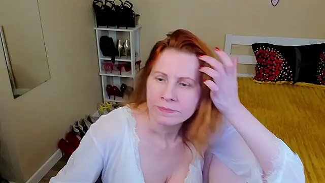 Watch FoxySophia live on EroticFlix - High definition streams
