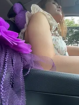 okgirl_23 (F milf) - 户外全身真空一小时