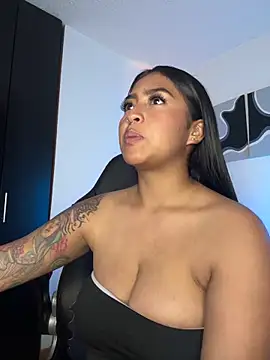 Watch meganjames1 live on EroticFlix - High definition streams