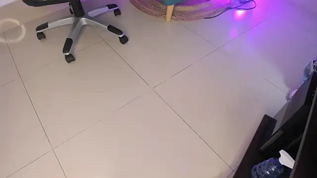may_hadi (F young) - Slow striptease 💃