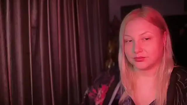 BikiHellena webcam