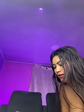 LunaaRosse webcam