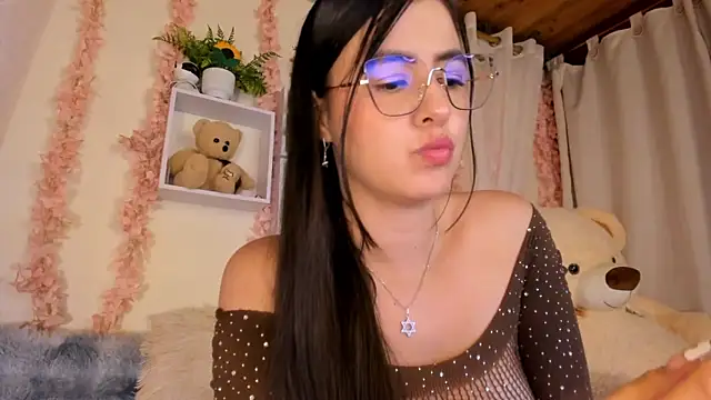 Idara_Rosse webcam