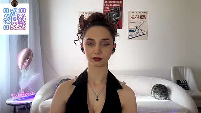 LinaMour webcam
